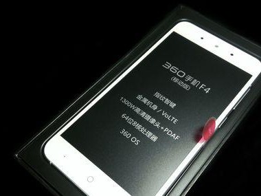 360卡片手机测评与推荐（一款性价比超高的卡片手机，体验新的便携生活方式）