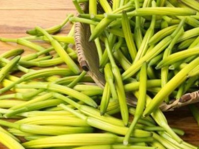 黄花菜有毒吗？解析黄花菜的食用安全问题（黄花菜的毒性、正确的处理和烹饪方法）