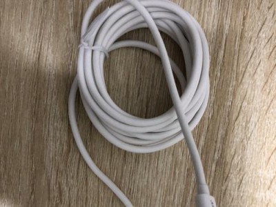 Uker苹果数据线的性能与品质评测（一款耐用且高效的数据线选择）