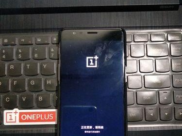 一加3T升级至Android7.0带来的改变（一加3T更新7.0系统——体验升级的全新功能和性能提升）